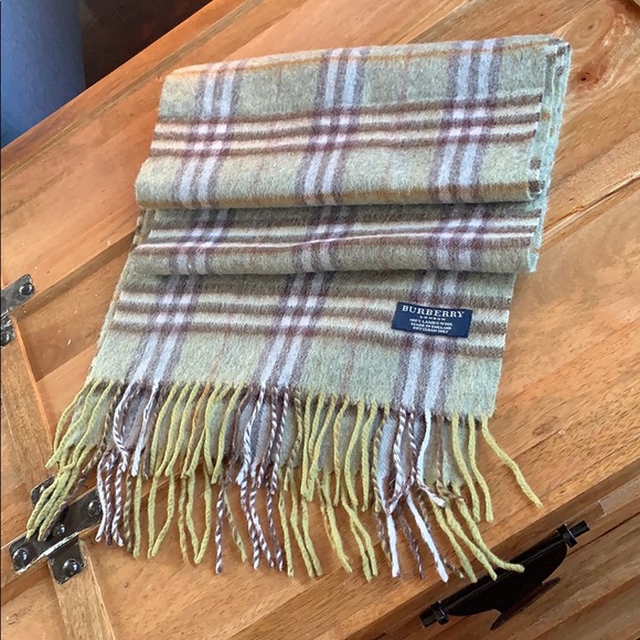 Burberry Other - 💯% Auth Burberry Lambswool Classic Nova Scarf